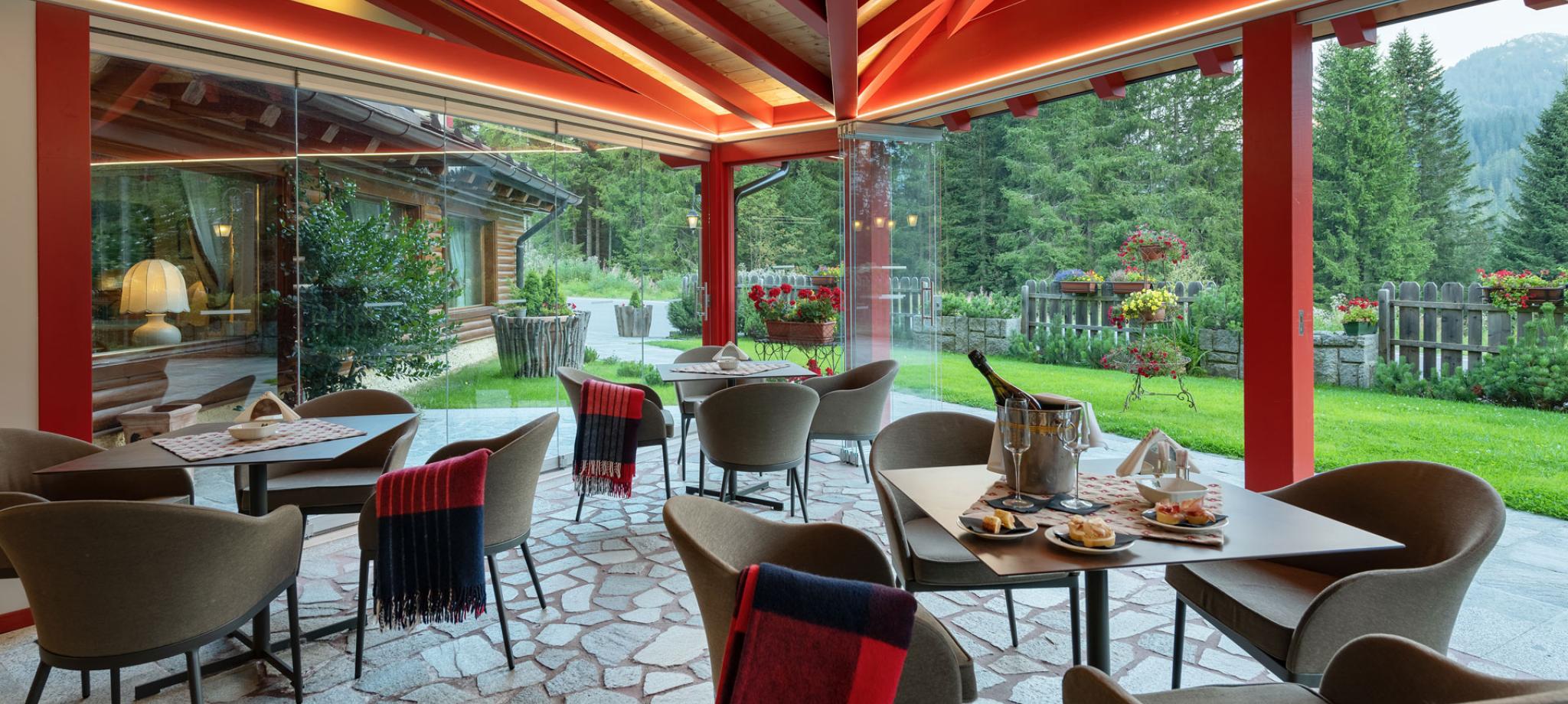 Dehor al Carlo Magno Hotel